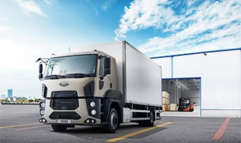 Oil seal for heavy trucks